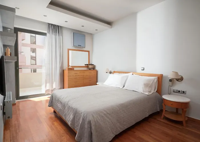 Elegant Family Apartment With Free Private Parking