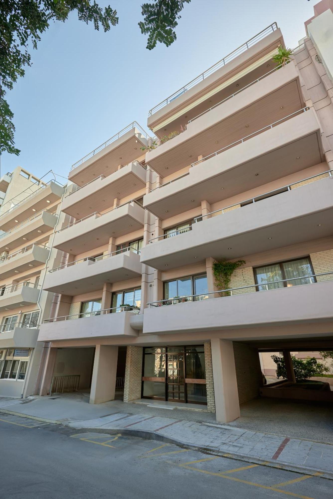 Elegant Family With Free Private Parking