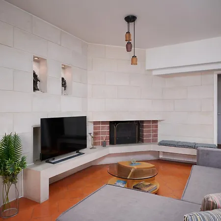 Elegant Family Apartment With Free Private Parking Heraklion  Exterior photo