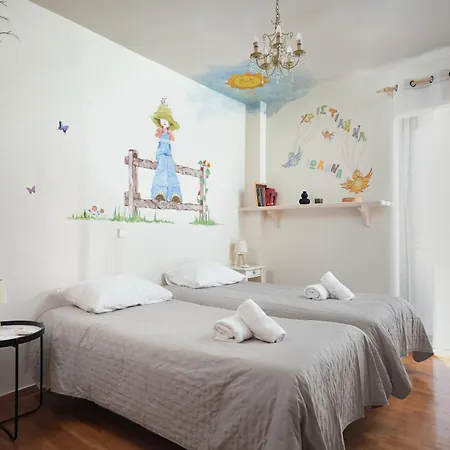 Elegant Family Apartment With Free Private Parking Heraklion  Exterior photo