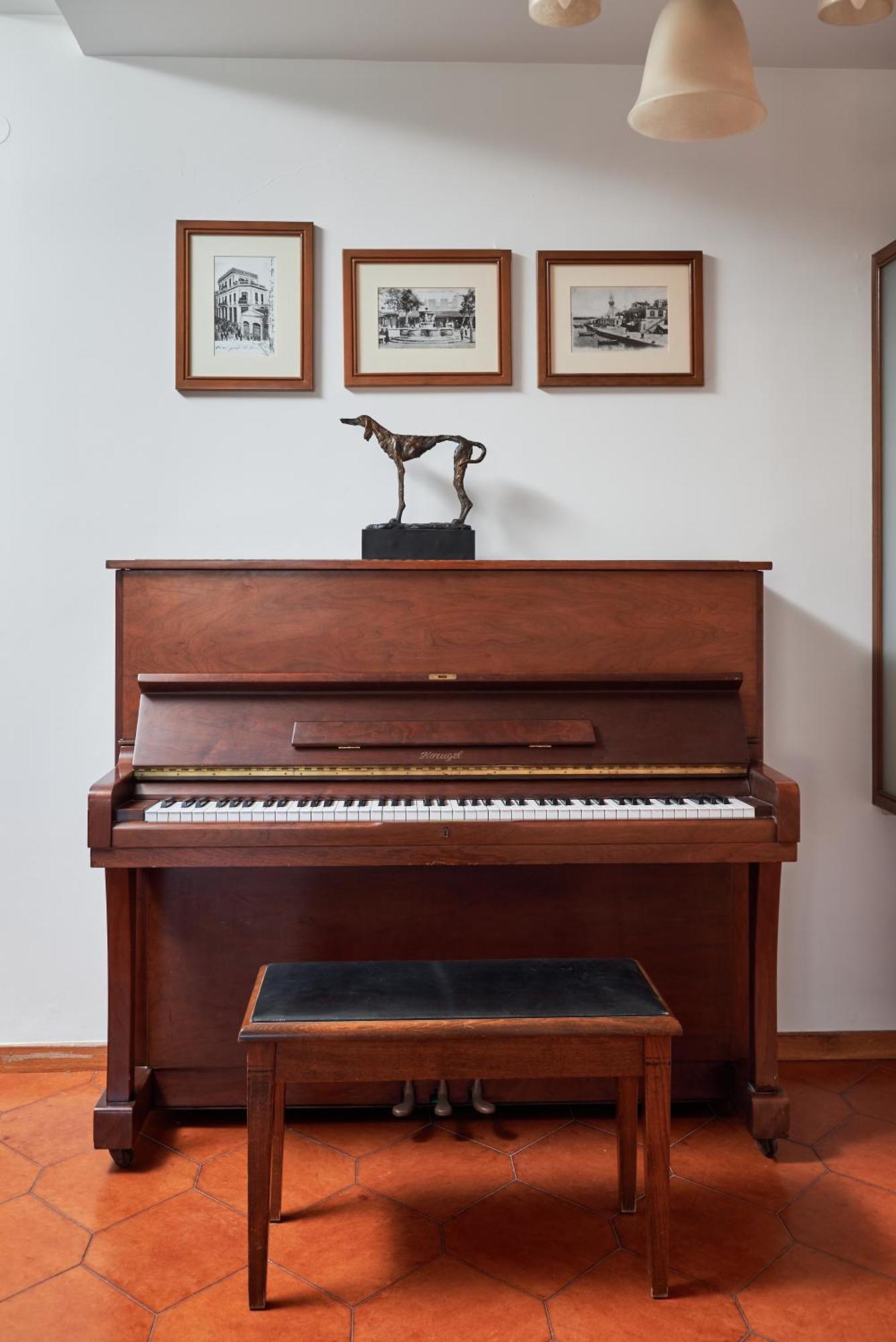 Elegant Family With Free Private Parking Apartment