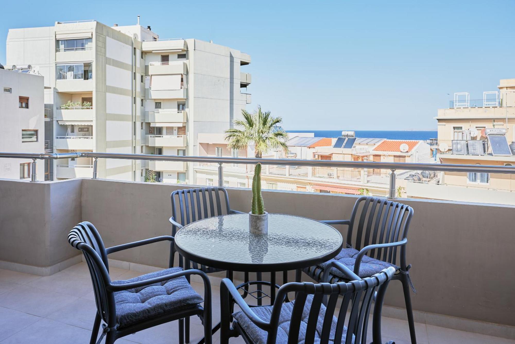 Elegant Family With Free Private Parking Apartment Heraklion (Crete)